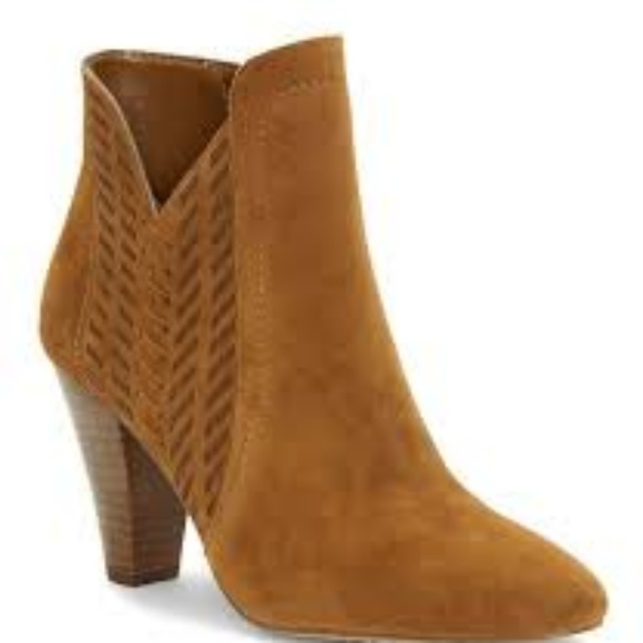 Vince Camuto Shoes - NIB Beautiful Vince Camuto Rotiena Booties 8